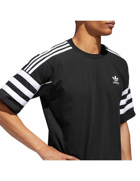 camiseta adidas negra con rayas blancas