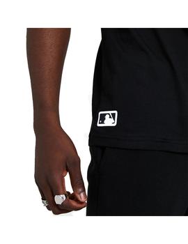 Camiseta Hombre New Era Sleeve Taping Negra