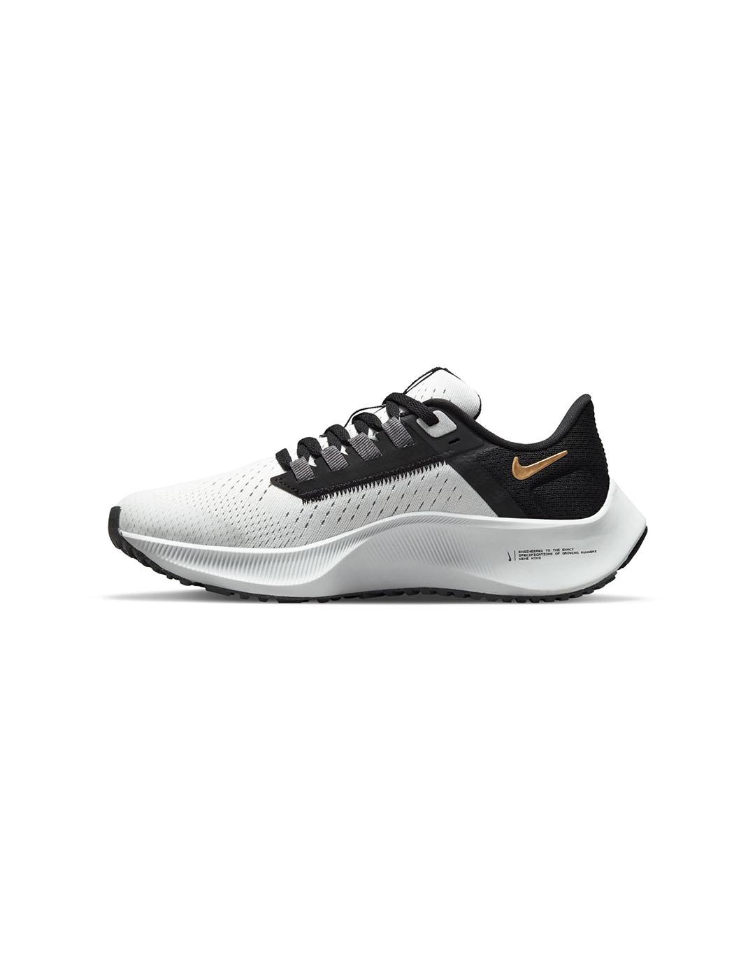 Zapatilla Nino Nike Pegasus 38 Negra Dorada