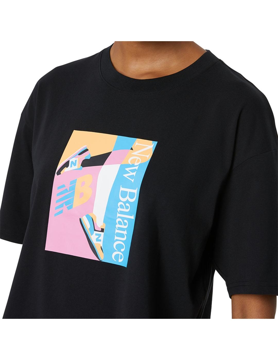 Camiseta Mujer New Balance Essentials Celebrate Negro