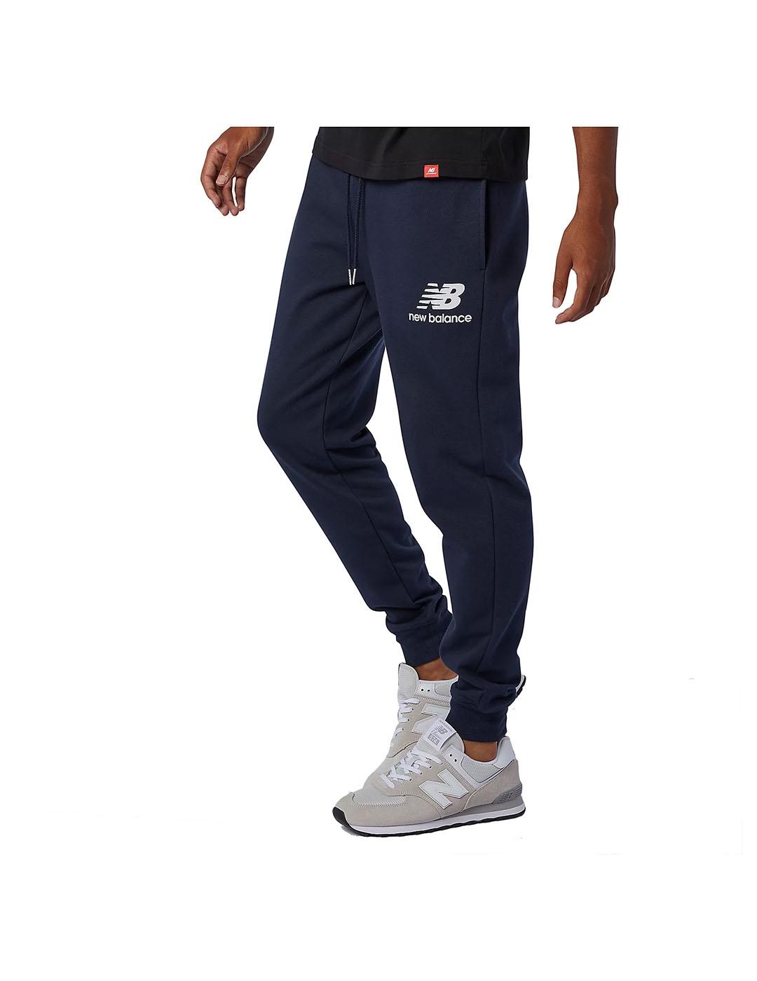 Pantalón Hombre New Balance Essential Stacked Marino