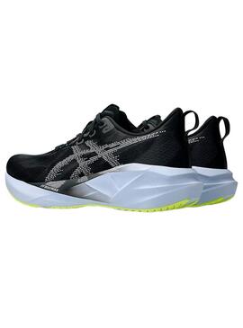 Zapatilla Hombre Asics Novablast™ 5 Negra