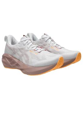 Zapatilla Mujer Asics Novablast™ 5 Blanco/Nude